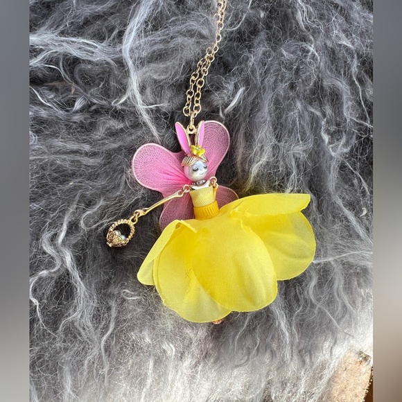 Betsey Johnson Fairy Bunny Daffodil Crystal necklace - Picture 8 of 10